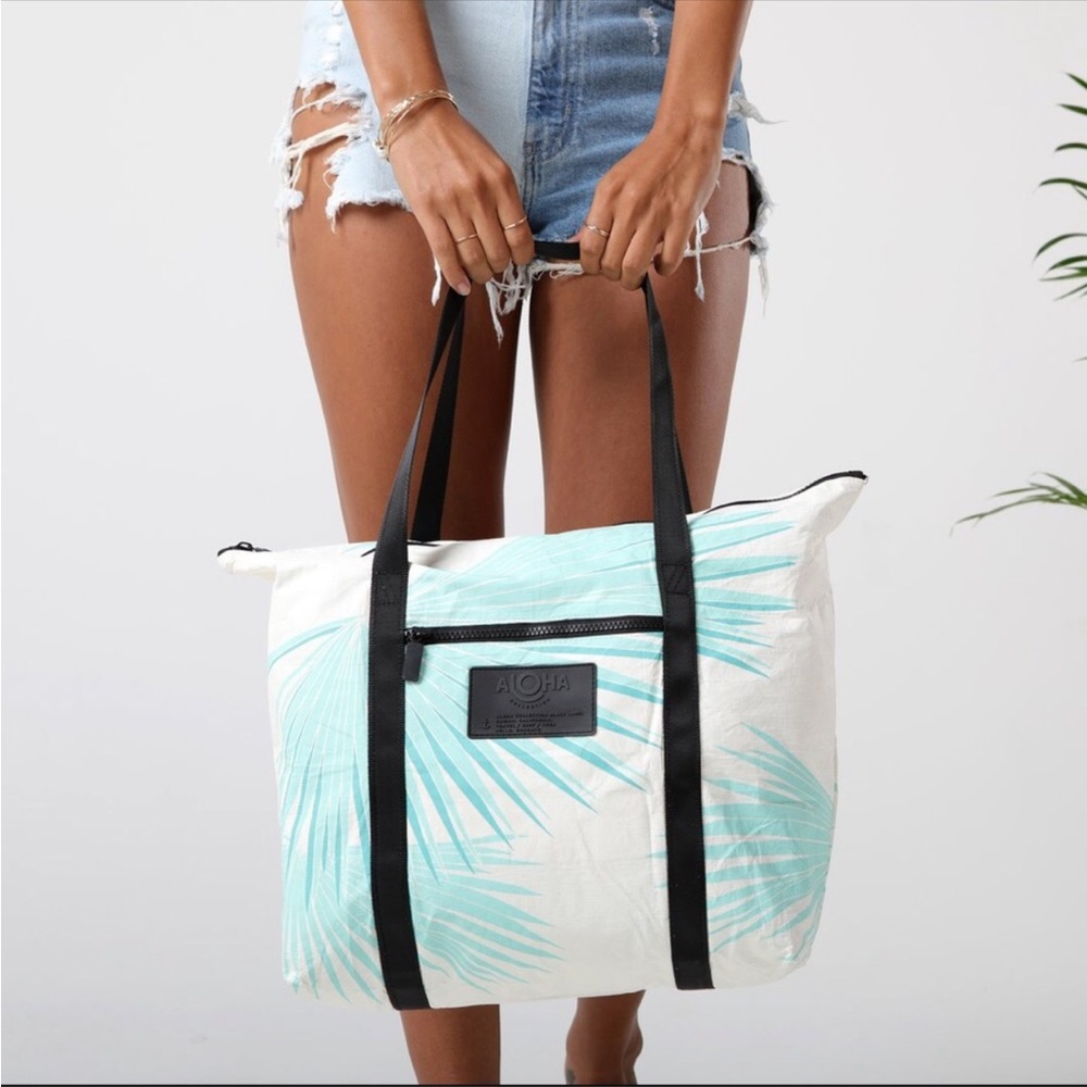 Tropical fan palms tote Aloha collection